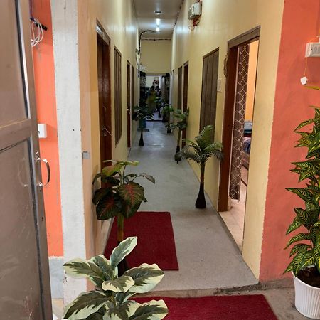 Shakuntala Guest House Ayodhya Exterior photo
