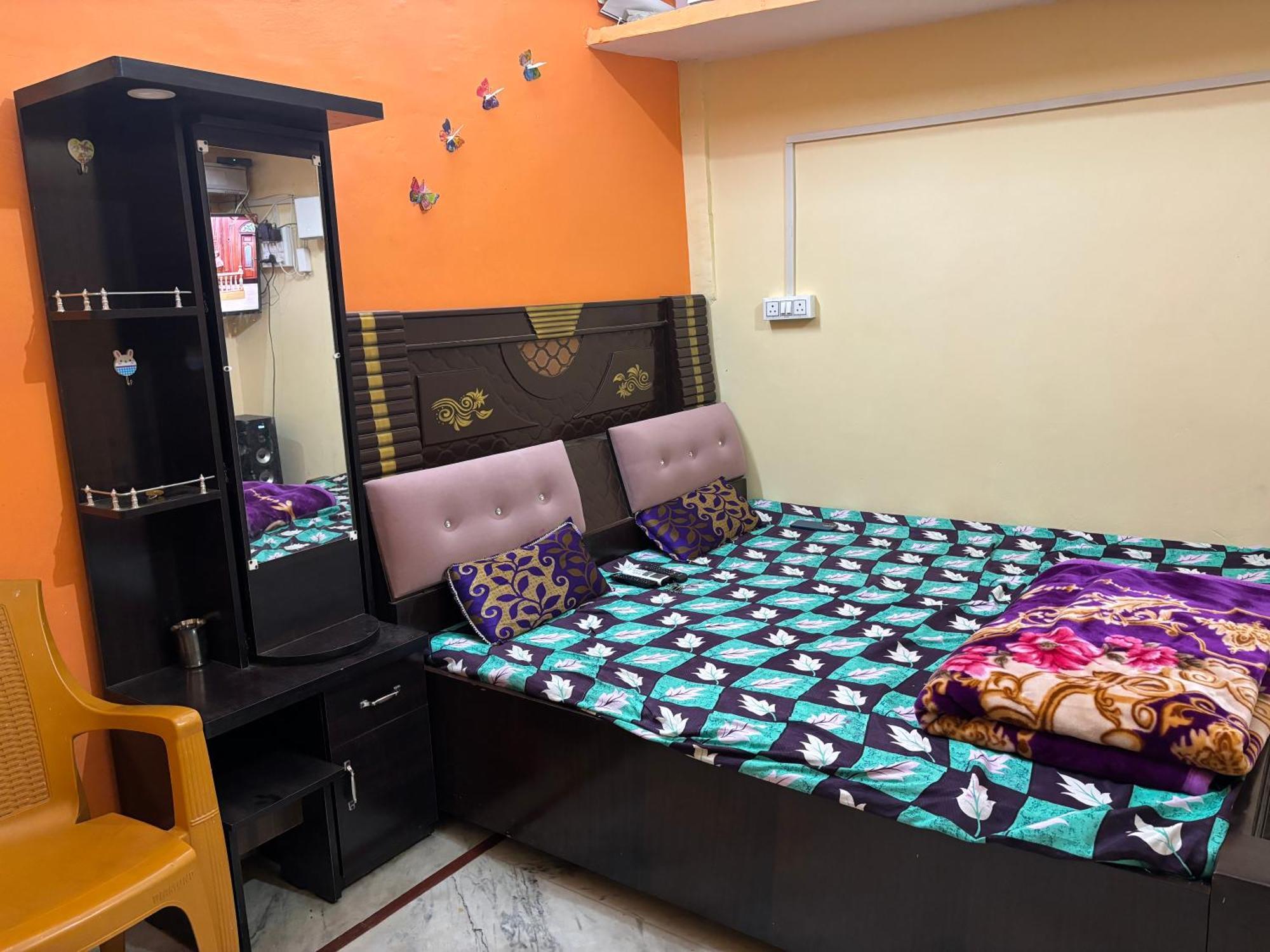 Shakuntala Guest House Ayodhya Exterior photo